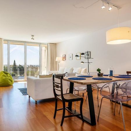 Apartamento Guestready - Alges Apt With Stunning Rooftop Pool Exterior foto